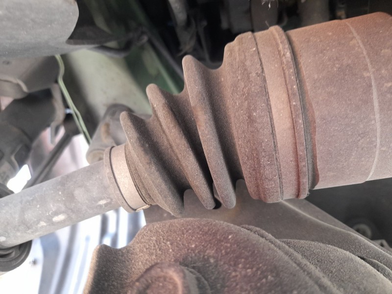 Recambio de transmision delantera derecha para mazda 2 (de_, dh_) 1.4 mzr-cd referencia OEM IAM FD8225500A  