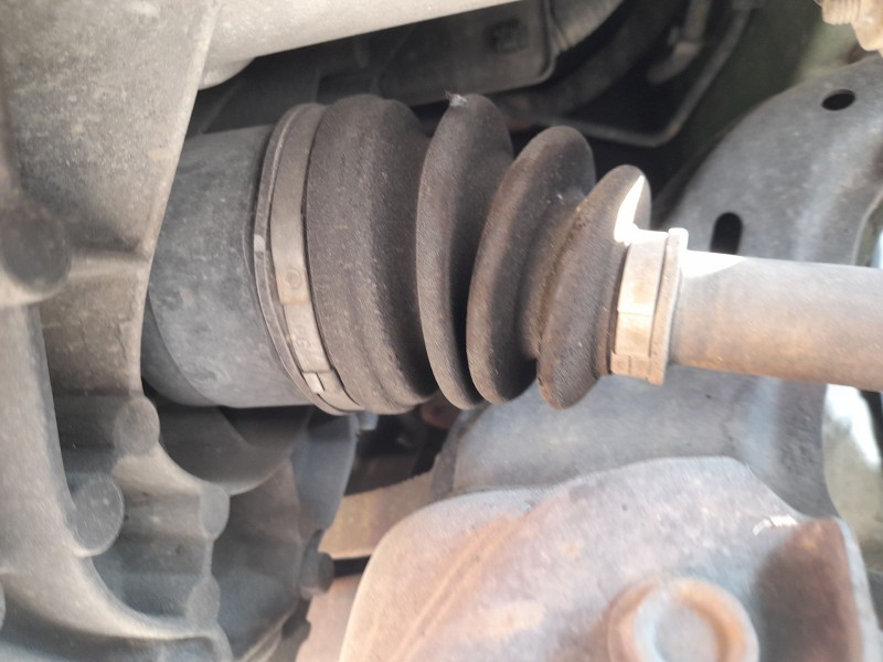 Recambio de transmision delantera izquierda para mazda 2 (de_, dh_) 1.4 mzr-cd referencia OEM IAM FD8225600B  