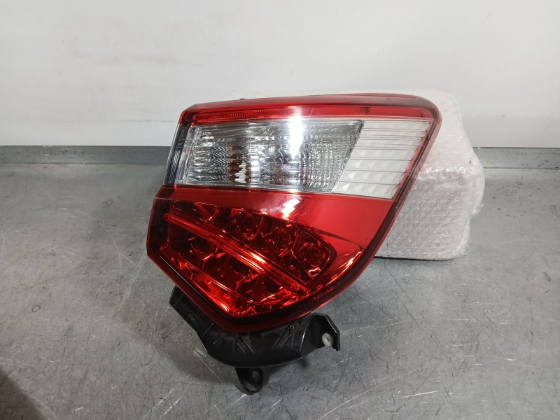 Recambio de piloto trasero derecho exterior para toyota yaris (_p13_) 1.5 hybrid (nhp130_) referencia OEM IAM 815500DB71  