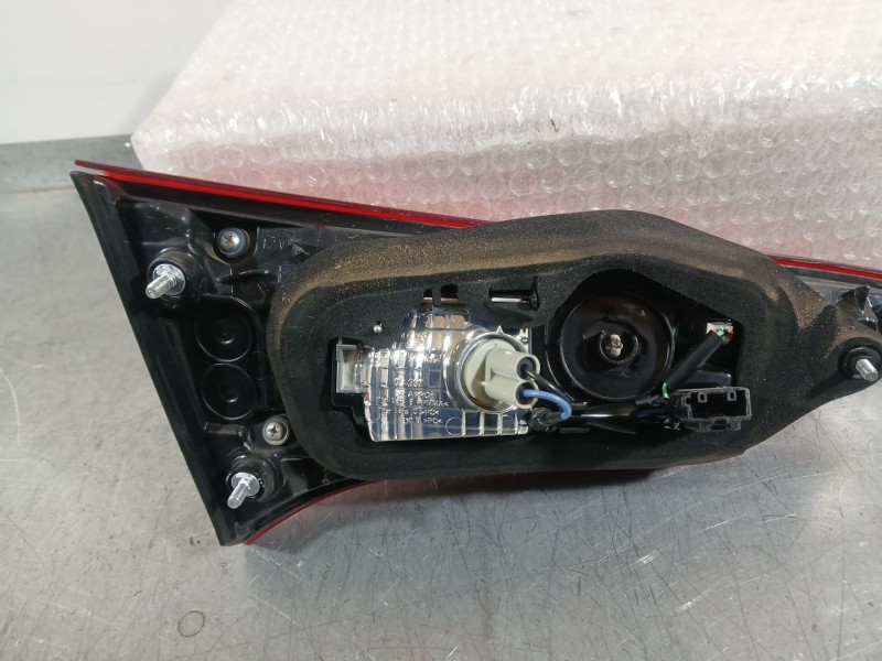 Recambio de piloto trasero derecho interior para toyota yaris (_p13_) 1.5 hybrid (nhp130_) referencia OEM IAM   