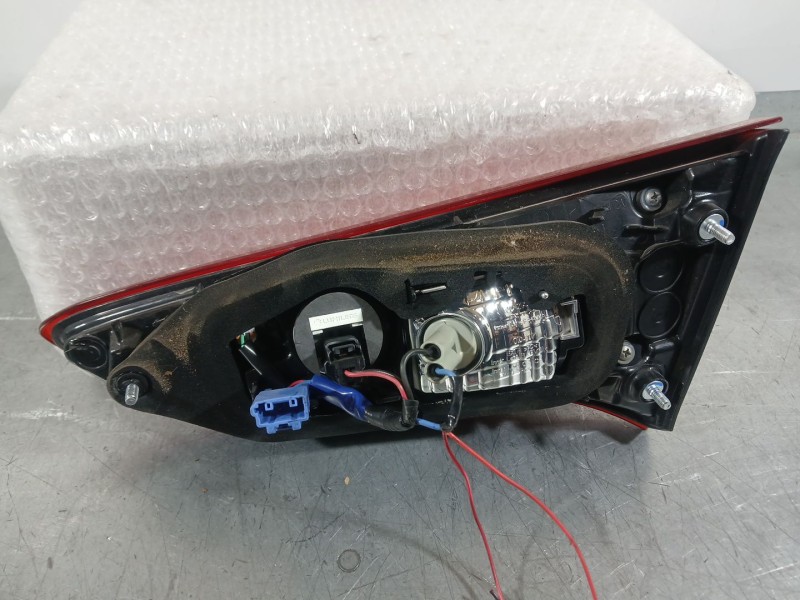 Recambio de piloto trasero izquierdo interior para toyota yaris (_p13_) 1.5 hybrid (nhp130_) referencia OEM IAM 815910D620  
