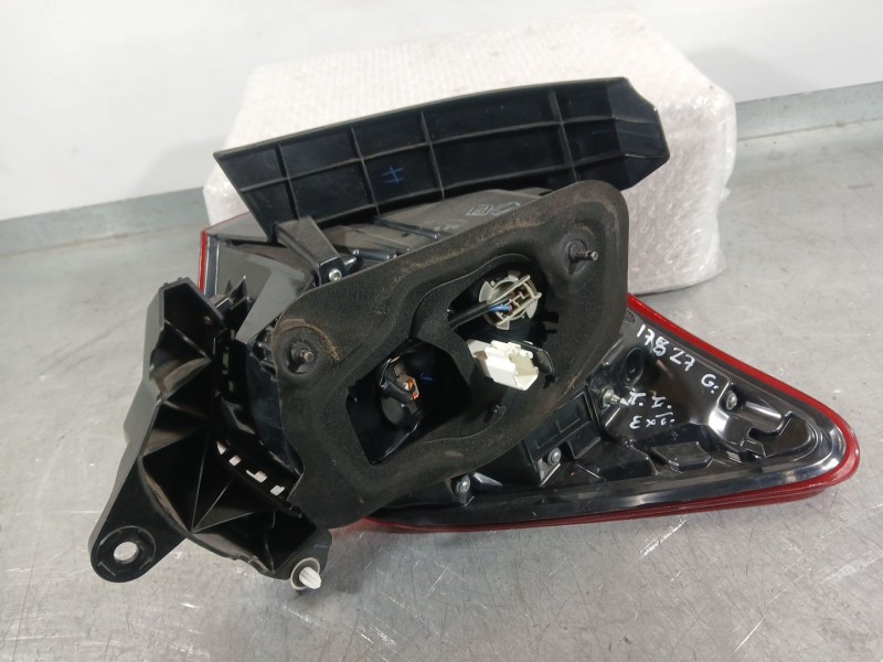 Recambio de piloto trasero izquierdo exterior para toyota yaris (_p13_) 1.5 hybrid (nhp130_) referencia OEM IAM 815600DB71  