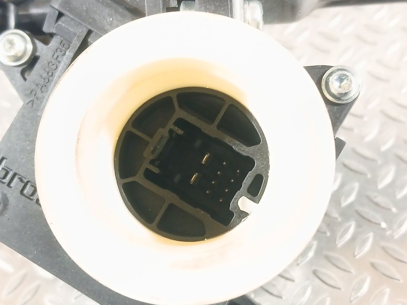 Recambio de elevalunas delantero izquierdo para toyota yaris (_p13_) 1.5 hybrid (nhp130_) referencia OEM IAM 857200D360  