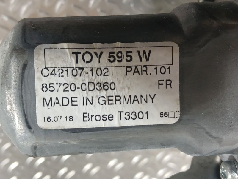 Recambio de elevalunas delantero izquierdo para toyota yaris (_p13_) 1.5 hybrid (nhp130_) referencia OEM IAM 857200D360  