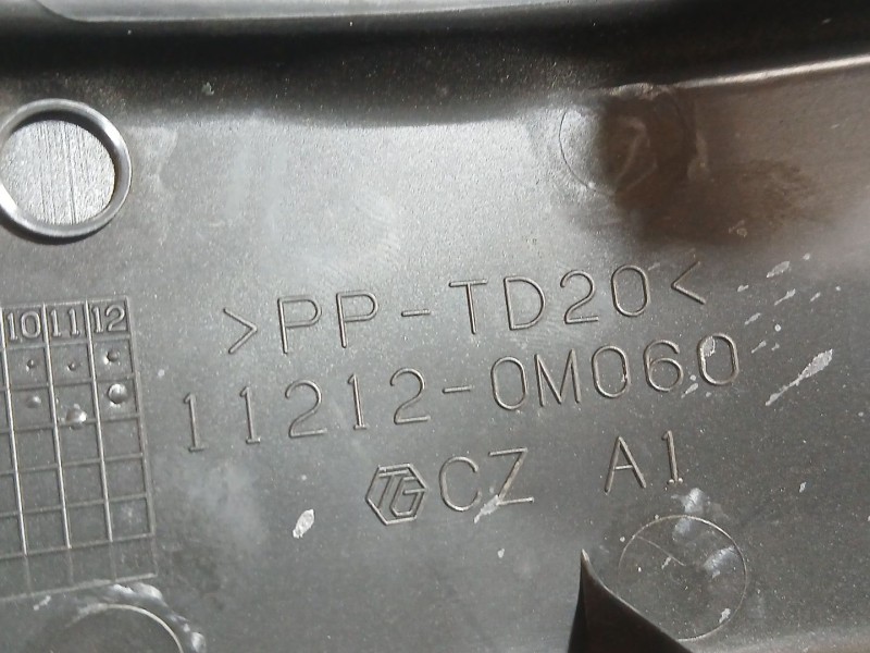 Recambio de tapa motor para toyota yaris (_p13_) 1.5 hybrid (nhp130_) referencia OEM IAM 112120M060  
