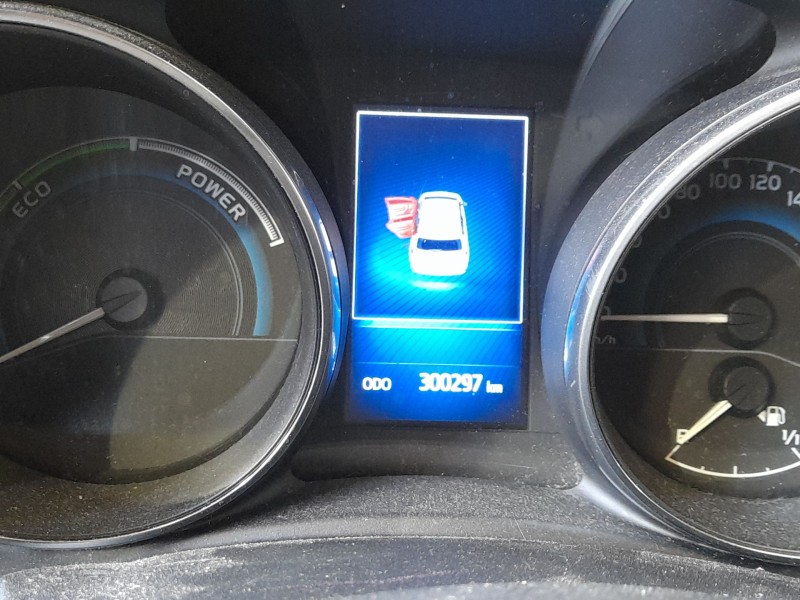 toyota auris (-e18) 1.8 hybrid (zwee186) del año 2018
