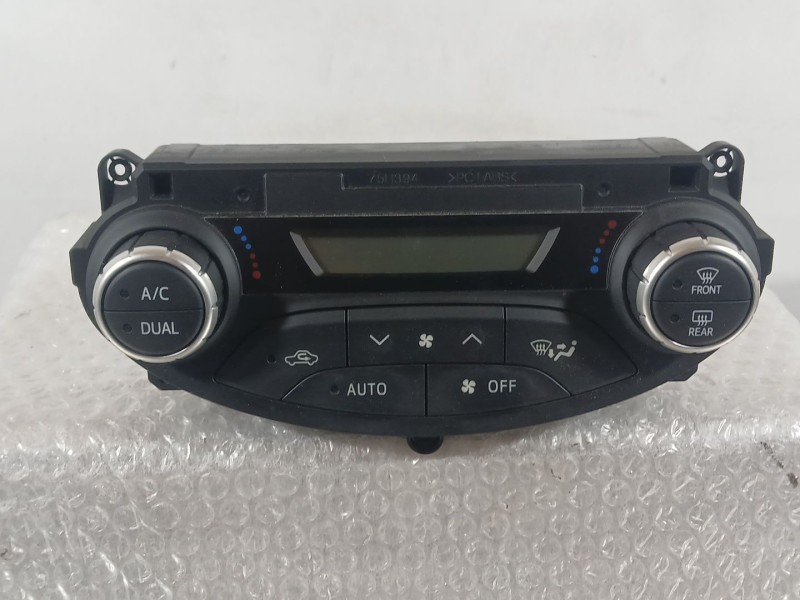 Recambio de mando climatizador para toyota yaris (_p13_) 1.5 hybrid (nhp130_) referencia OEM IAM 559000D780C1  