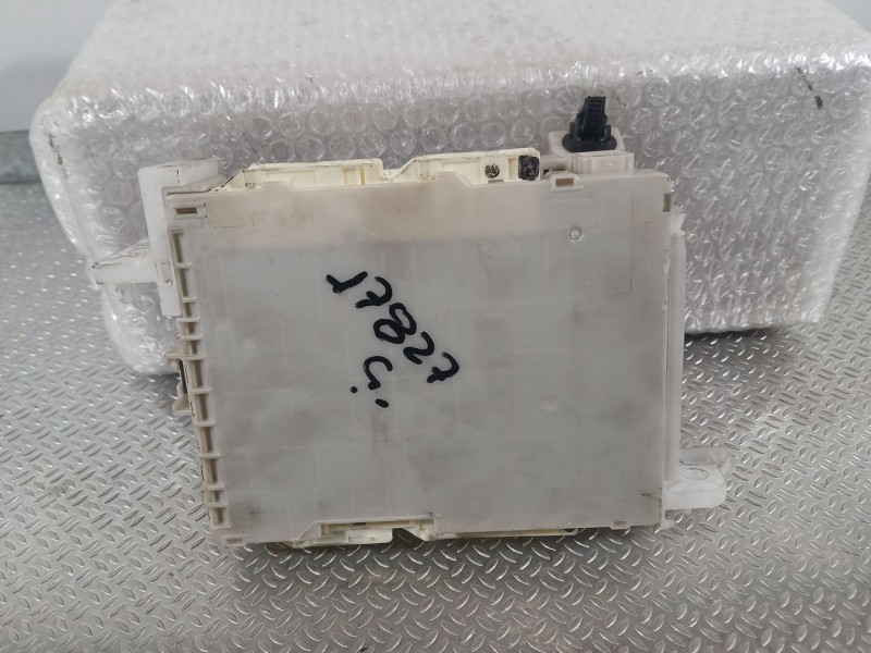 Recambio de caja reles / fusibles para toyota yaris (_p13_) 1.5 hybrid (nhp130_) referencia OEM IAM   