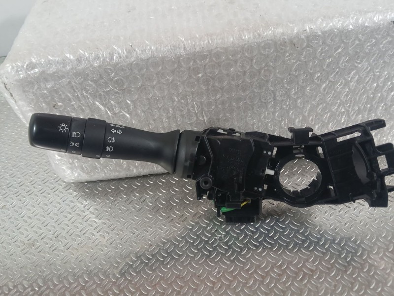 Recambio de mando luces para toyota yaris (_p13_) 1.5 hybrid (nhp130_) referencia OEM IAM   