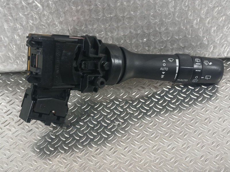 Recambio de mando limpia para toyota yaris (_p13_) 1.5 hybrid (nhp130_) referencia OEM IAM   