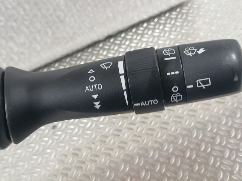 Recambio de mando limpia para toyota yaris (_p13_) 1.5 hybrid (nhp130_) referencia OEM IAM   