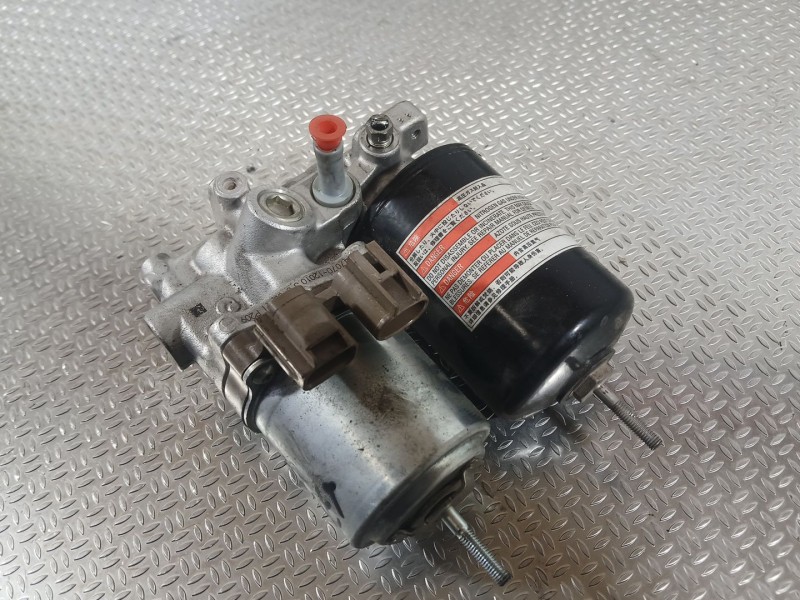 Recambio de bomba abs para toyota yaris (_p13_) 1.5 hybrid (nhp130_) referencia OEM IAM   