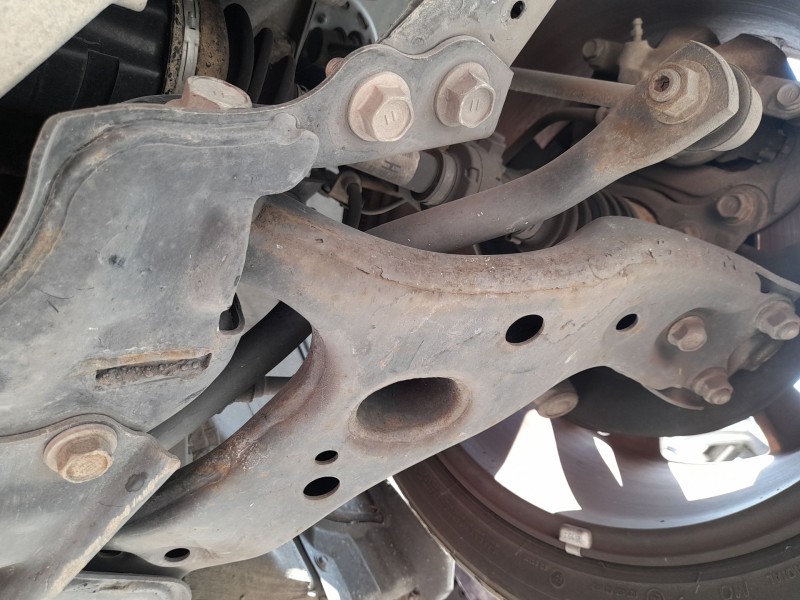 Recambio de brazo suspension inferior delantero izquierdo para toyota auris (-e18) 1.8 hybrid (zwee186) referencia OEM IAM 48069