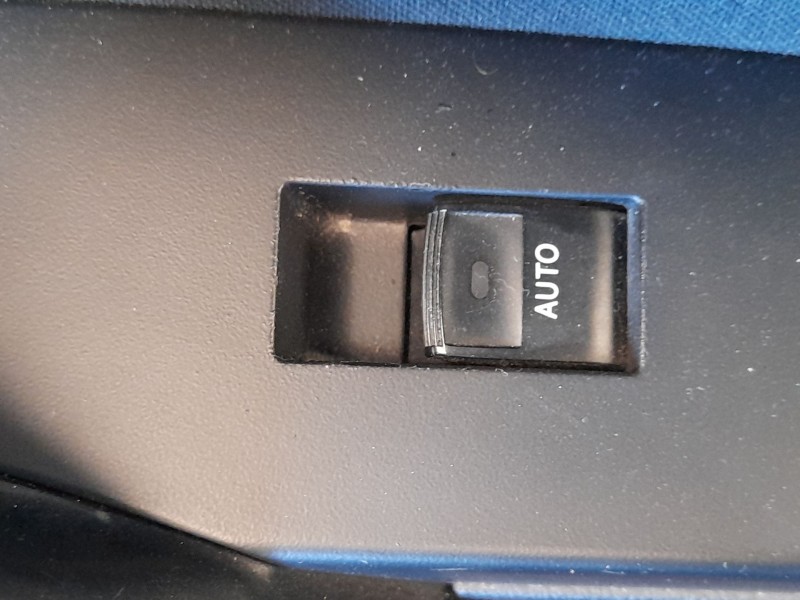 Recambio de mando elevalunas delantero derecho para toyota auris (-e18) 1.8 hybrid (zwee186) referencia OEM IAM 848100D030  