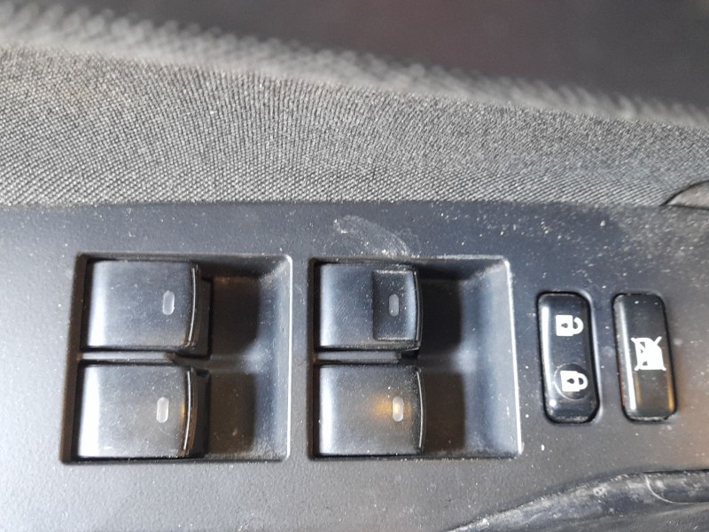 Recambio de mando elevalunas delantero izquierdo para toyota auris (-e18) 1.8 hybrid (zwee186) referencia OEM IAM 8482002320  