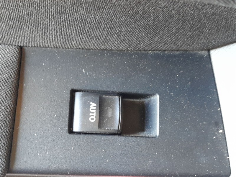 Recambio de mando elevalunas trasero izquierdo para toyota auris (-e18) 1.8 hybrid (zwee186) referencia OEM IAM 8481002140  