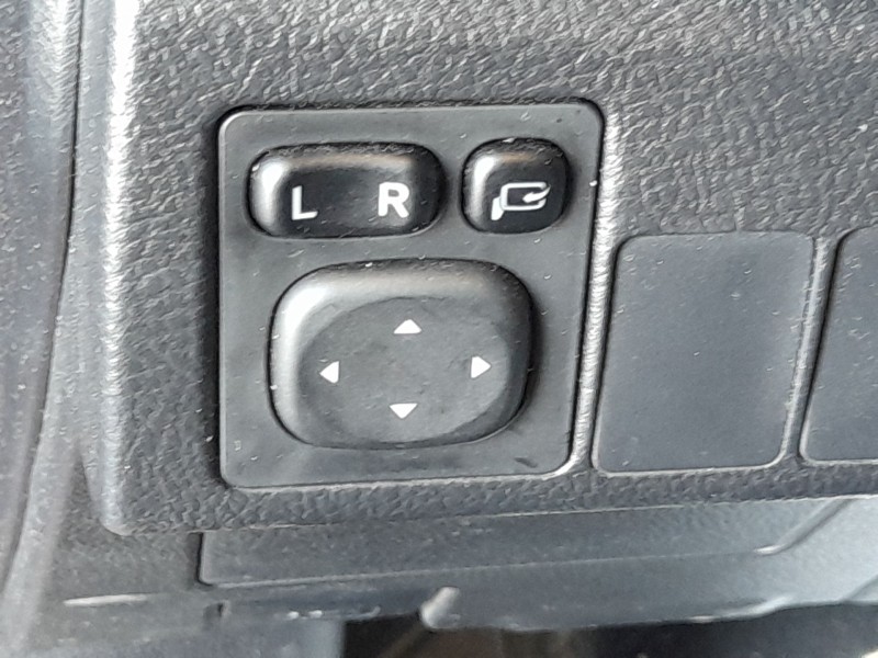 Recambio de mando retrovisor para toyota auris (-e18) 1.8 hybrid (zwee186) referencia OEM IAM 8487002090C0  