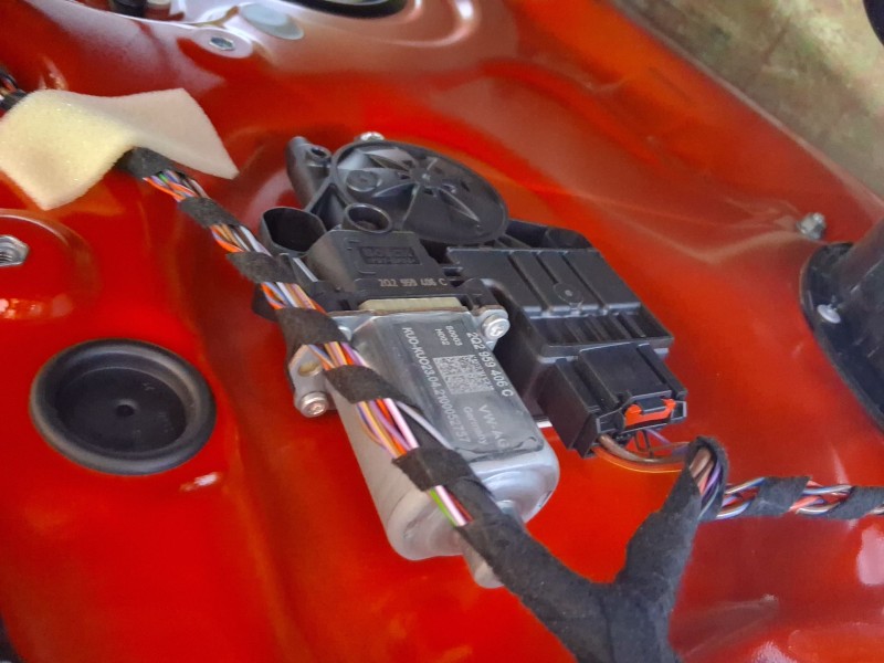 Recambio de elevalunas delantero derecho para skoda fabia iii (nj3) 1.0 tsi referencia OEM IAM 6V0837462C  