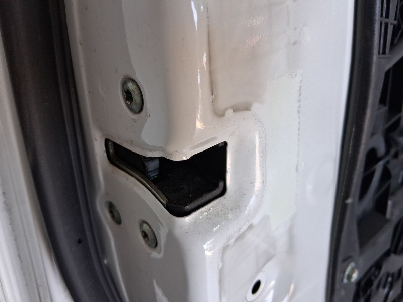 Recambio de cerradura puerta delantera izquierda para kia carens iv 1.7 crdi referencia OEM IAM 81310A4010  