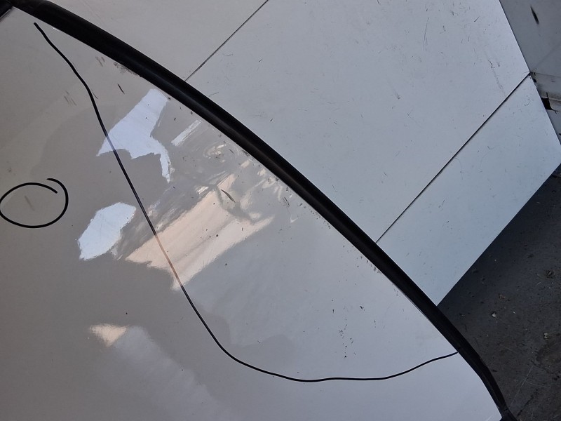 Recambio de puerta trasera derecha para kia carens iv 1.7 crdi referencia OEM IAM 77004A4000 TOCADA 