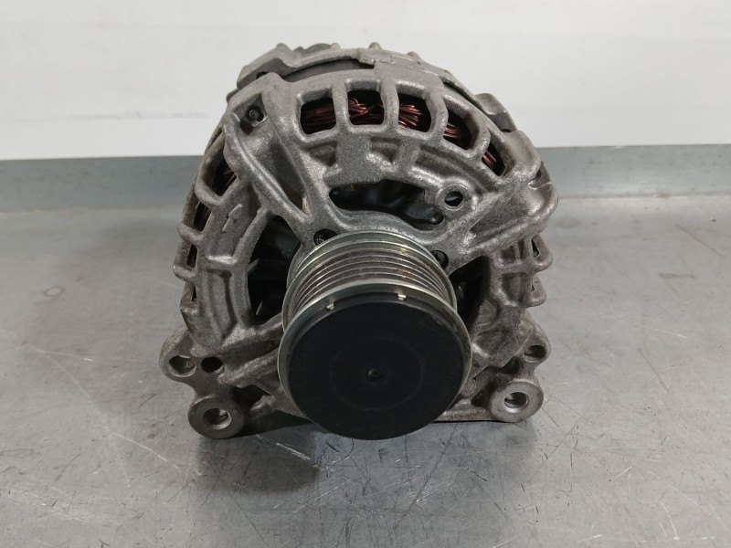 Recambio de alternador para skoda fabia iii (nj3) 1.4 tdi referencia OEM IAM 04B903023DX 04B903023D 