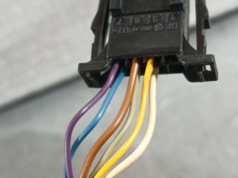 Recambio de retrovisor derecho para skoda fabia iii (nj3) 1.4 tdi referencia OEM IAM 6V1857508C  