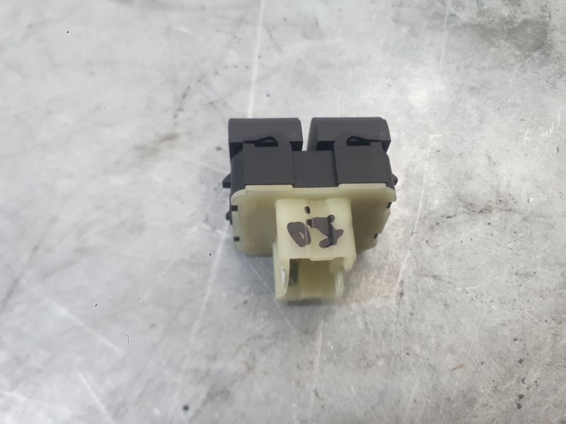 Recambio de mando elevalunas delantero izquierdo para nissan townstar furgoneta/monovolumen (xfk) 1.3 referencia OEM IAM 2556100