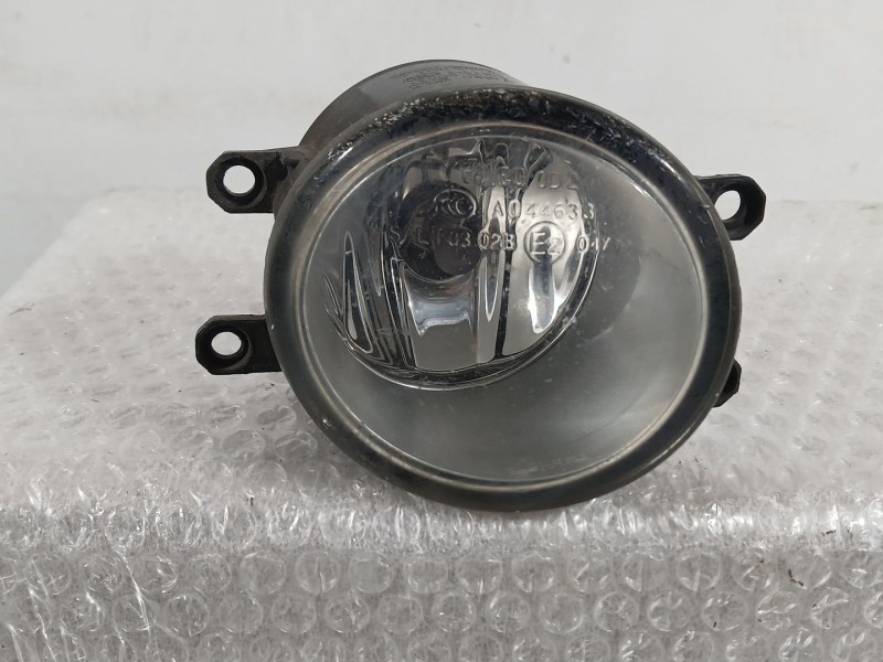 Recambio de faro antiniebla derecho para toyota avensis sedán (_t25_) 2.0 (azt250_) referencia OEM IAM 812100D042  