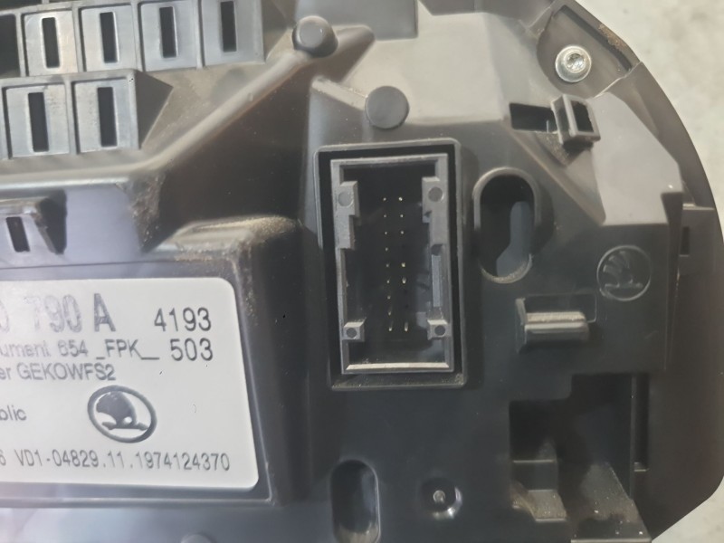 Recambio de cuadro instrumentos para skoda kamiq (nw4) 1.0 tsi referencia OEM IAM 654920790A  