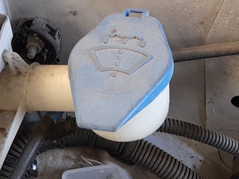 Recambio de deposito limpia para peugeot 308 sw iii (fc_, fj_, fr_, f4_, fn_) bluehdi 130 (fcyhzl, fcyhzt) referencia OEM IAM 98