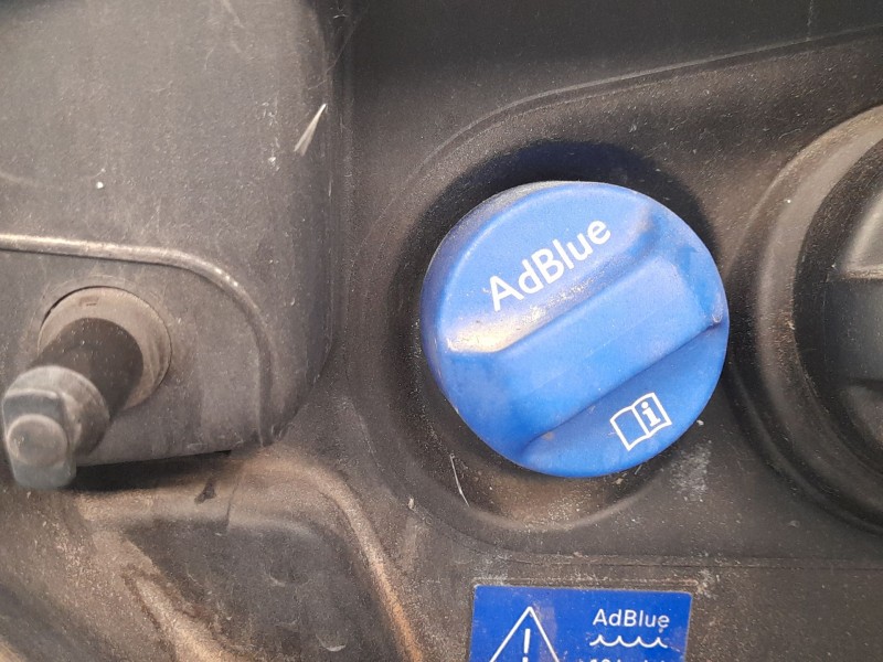 Recambio de deposito adblue para peugeot 308 sw iii (fc_, fj_, fr_, f4_, fn_) bluehdi 130 (fcyhzl, fcyhzt) referencia OEM IAM 98