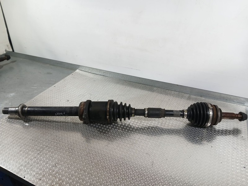 Recambio de transmision delantera derecha para toyota avensis sedán (_t25_) 2.0 (azt250_) referencia OEM IAM 4341005351  