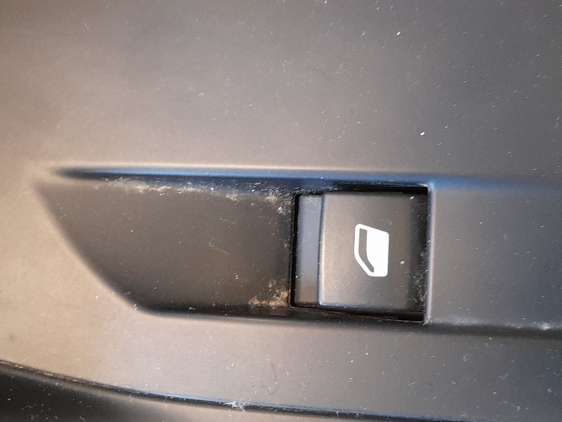 Recambio de mando elevalunas delantero derecho para peugeot 308 sw iii (fc_, fj_, fr_, f4_, fn_) bluehdi 130 (fcyhzl, fcyhzt) re