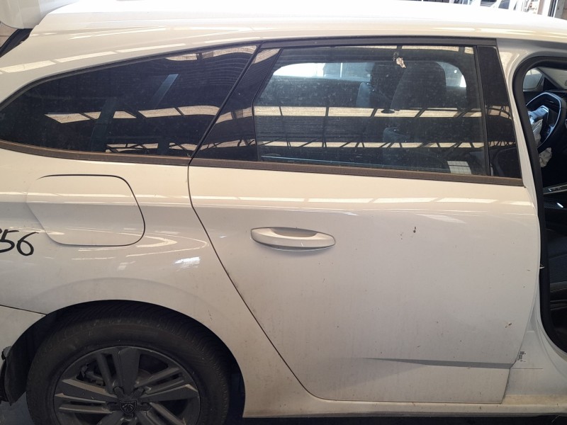 Recambio de puerta trasera derecha para peugeot 308 sw iii (fc_, fj_, fr_, f4_, fn_) bluehdi 130 (fcyhzl, fcyhzt) referencia OEM