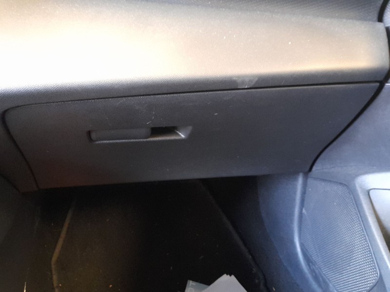 Recambio de guantera para peugeot 308 sw iii (fc_, fj_, fr_, f4_, fn_) bluehdi 130 (fcyhzl, fcyhzt) referencia OEM IAM 98388252Z