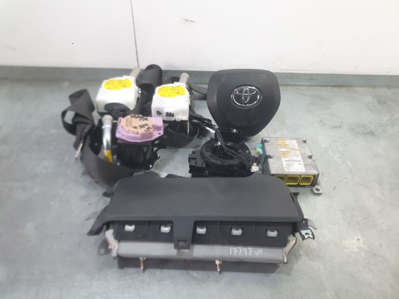 Recambio de kit airbag para toyota corolla sedán (_e21_) 1.8 vvti hybrid (mzea12, zre211, zwe211) referencia OEM IAM 4513002831C
