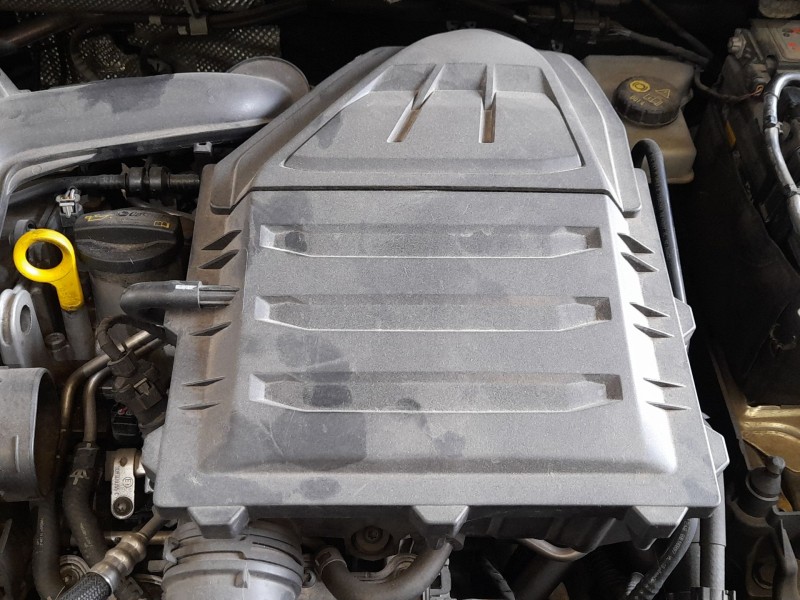 Recambio de carcasa filtro aire para seat ibiza v (kj1, kjg) 1.0 tgi referencia OEM IAM 04C129601M  
