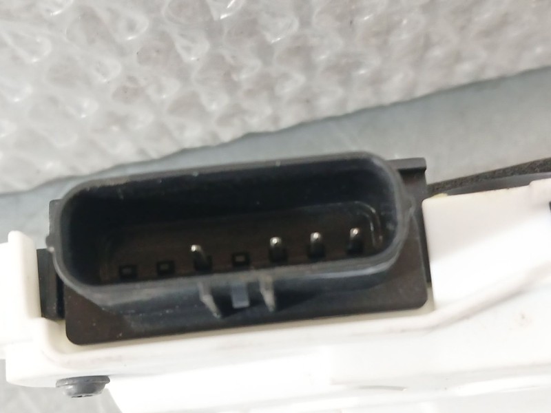Recambio de cerradura puerta delantera derecha para mg zs suv (azs1) 1.5 vti referencia OEM IAM 10640588  