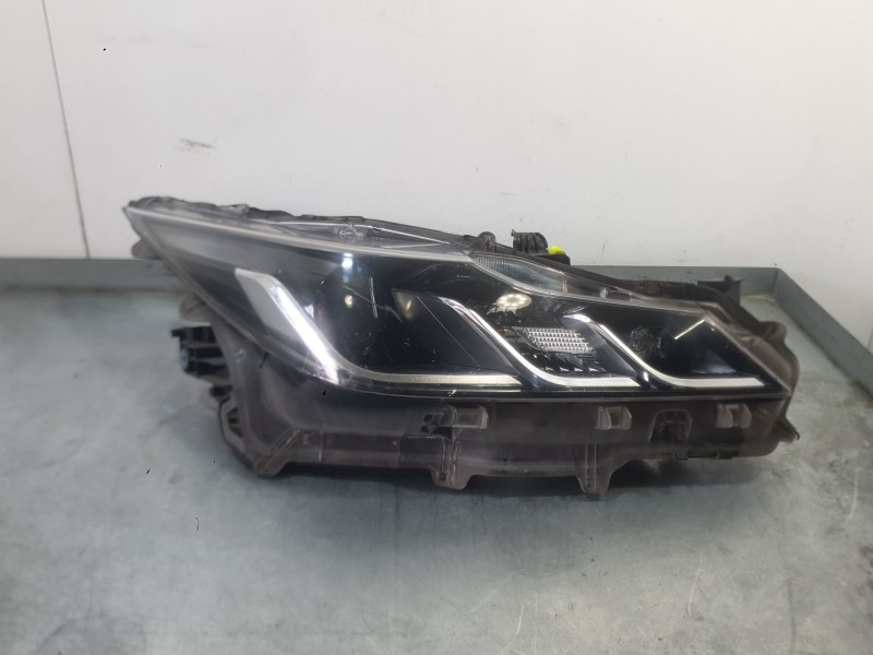 Recambio de faro derecho para toyota corolla sedán (_e21_) 1.8 vvti hybrid (mzea12, zre211, zwe211) referencia OEM IAM 8113002T3