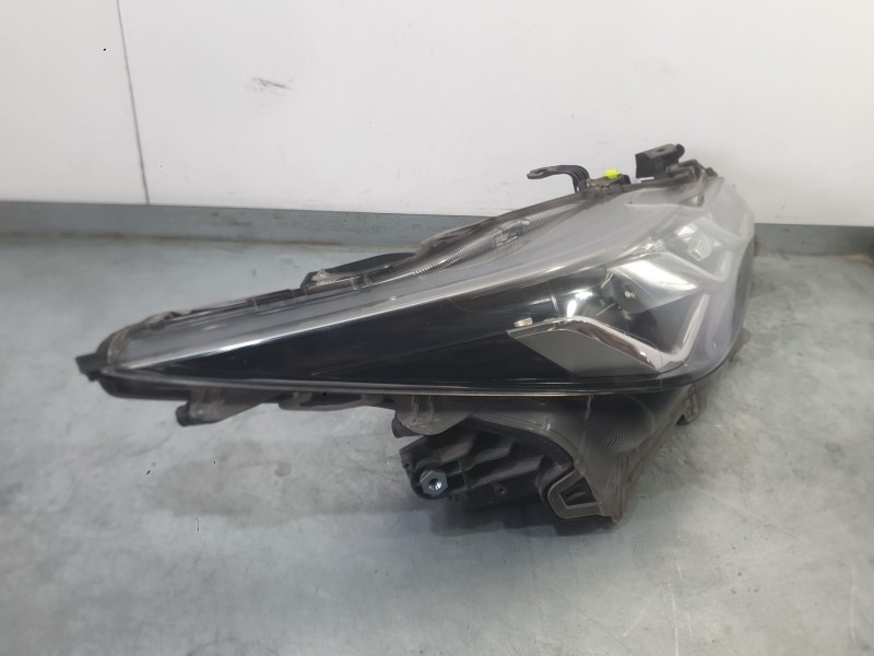 Recambio de faro derecho para toyota corolla sedán (_e21_) 1.8 vvti hybrid (mzea12, zre211, zwe211) referencia OEM IAM 8113002T3