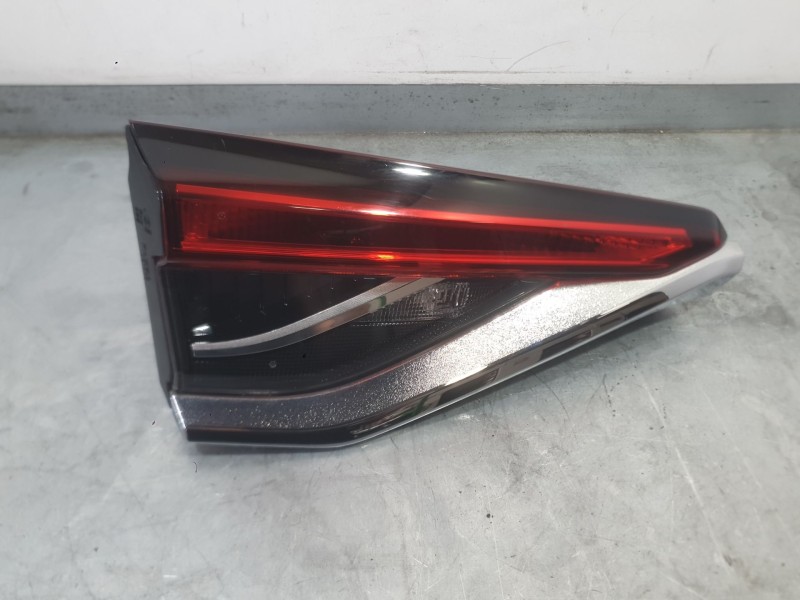 Recambio de piloto trasero izquierdo interior para toyota corolla sedán (_e21_) 1.8 vvti hybrid (mzea12, zre211, zwe211) referen