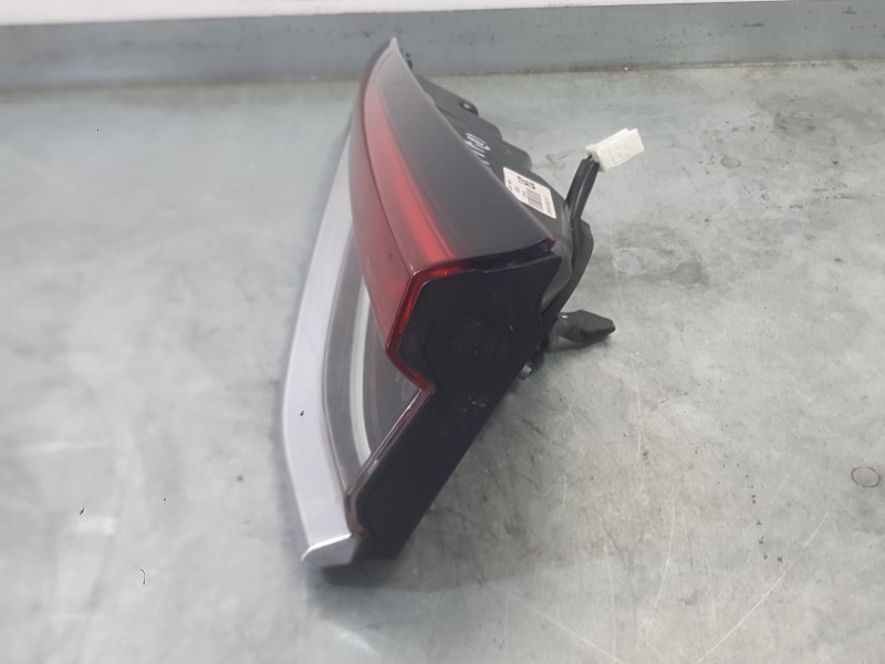 Recambio de piloto trasero derecho interior para toyota corolla sedán (_e21_) 1.8 vvti hybrid (mzea12, zre211, zwe211) referenci