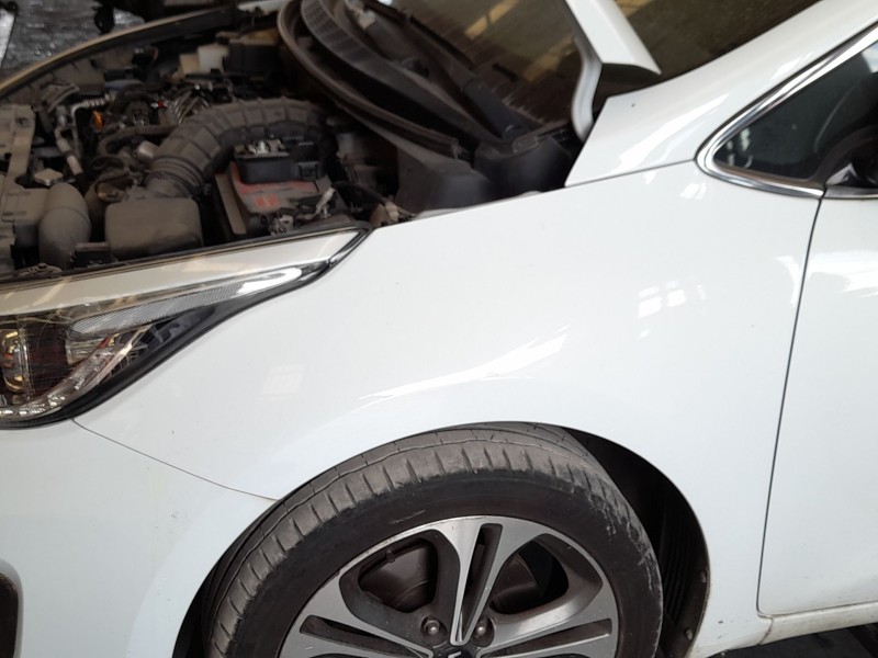 Recambio de aleta delantera izquierda para kia cee´d sportswagon (jd) 1.6 crdi 136 referencia OEM IAM 66311A2000  