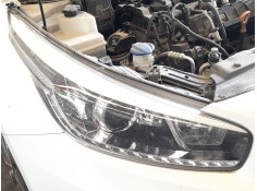 Recambio de faro derecho para kia cee´d sportswagon (jd) 1.6 crdi 136 referencia OEM IAM 92102A2220  