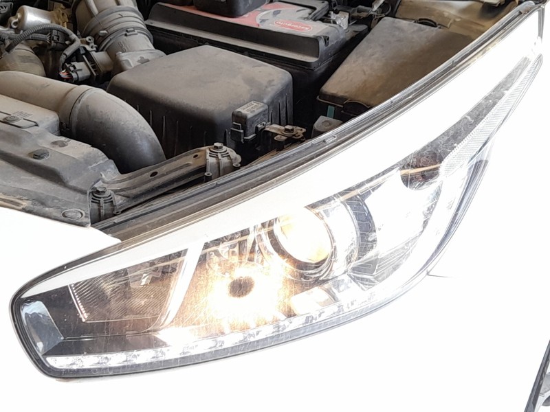 Recambio de faro izquierdo para kia cee´d sportswagon (jd) 1.6 crdi 136 referencia OEM IAM 92101A2220  