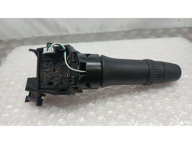 Recambio de mando luces para mitsubishi space star (a00) motion referencia OEM IAM 2570E38  17G688