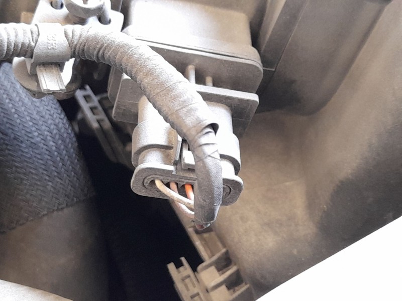 Recambio de caudalimetro para kia cee´d sportswagon (jd) 1.6 crdi 136 referencia OEM IAM 281642A500  