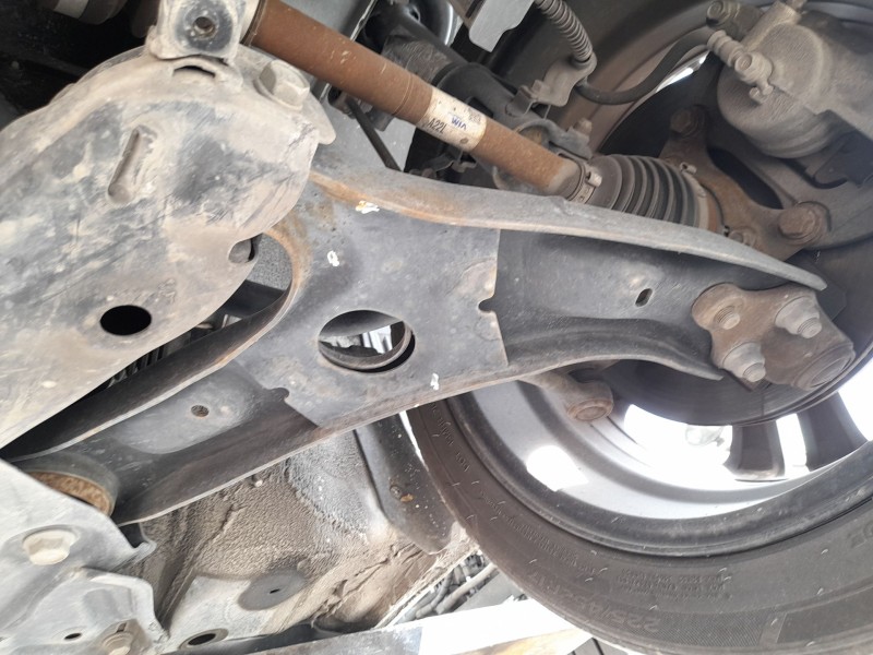 Recambio de brazo suspension inferior delantero izquierdo para kia cee´d sportswagon (jd) 1.6 crdi 136 referencia OEM IAM 54500A