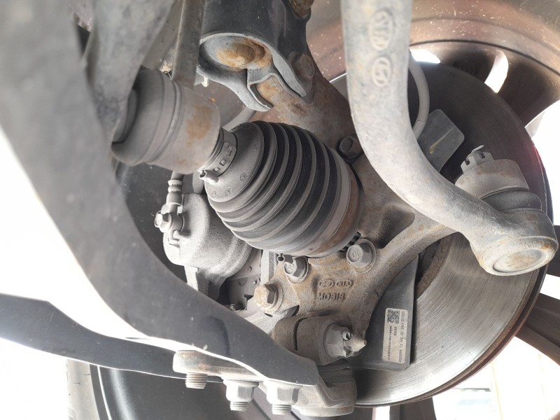 Recambio de mangueta delantera derecha para kia cee´d sportswagon (jd) 1.6 crdi 136 referencia OEM IAM 51716A2000  