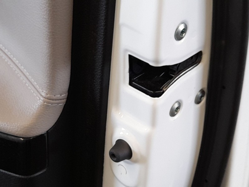 Recambio de cerradura puerta delantera derecha para kia cee´d sportswagon (jd) 1.6 crdi 136 referencia OEM IAM 81320A2310  